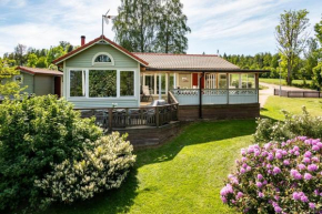 Luxury Villa by lake welcome you in Hjo
